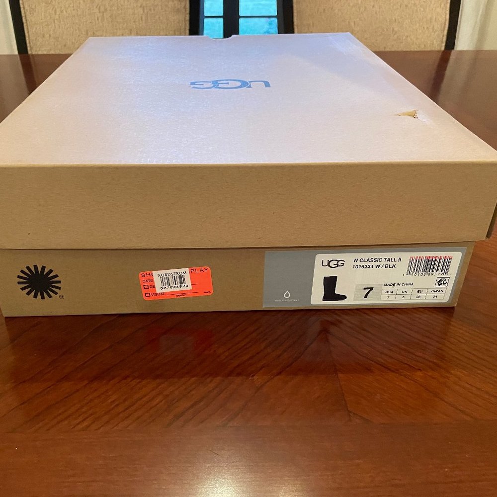 Uggs Classic Tall II Size 7